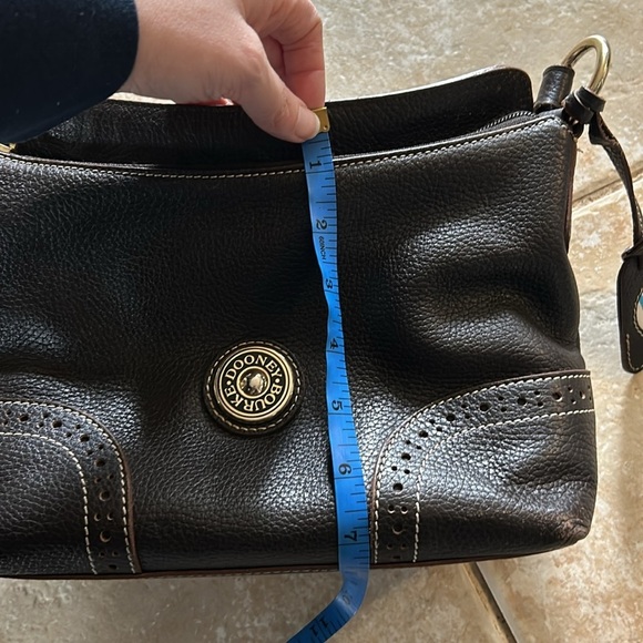 Vintage Dooney & Bourke Brown Pebbled Leather Round Logo Small Hobo Bag - Picture 12 of 12